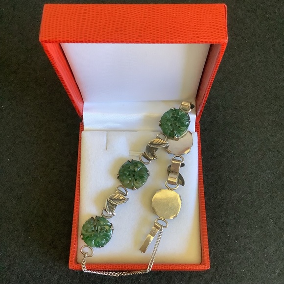 Vintage Chinese hand carved natural jade bracelet